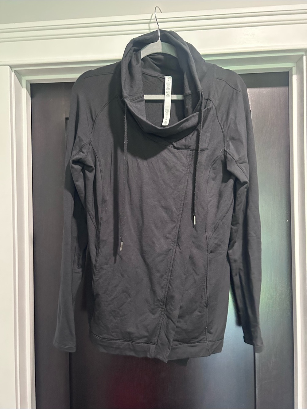 Lululemon Size 6 Coast Easy Zip Wrap Jacket